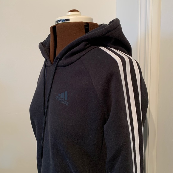 Classic adidas hoodie. - Picture 3 of 4
